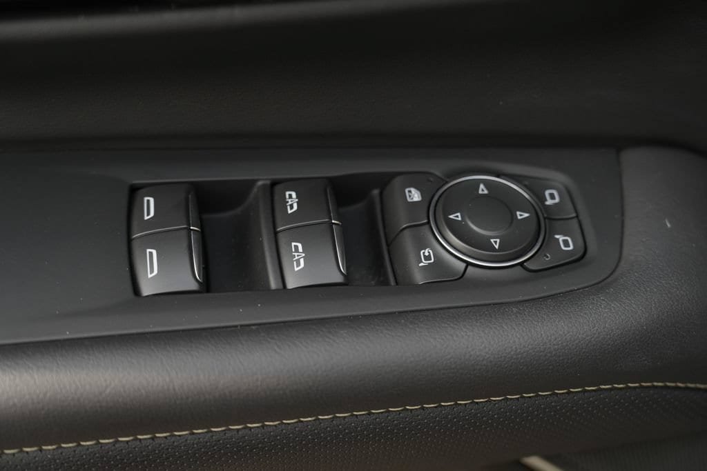 Used 2025 Chevrolet Suburban Premier AWD/4WD image 24