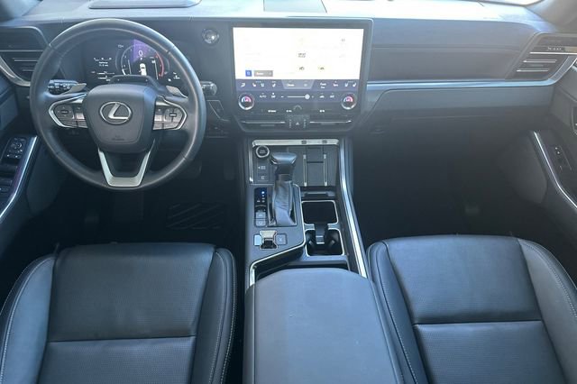 Used 2024 Lexus GX 550 w/ Accessory Package (31) AWD/4WD image 14