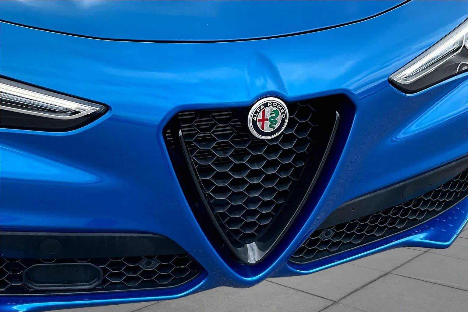 Used 2023 Alfa Romeo Stelvio Veloce AWD/4WD image 62