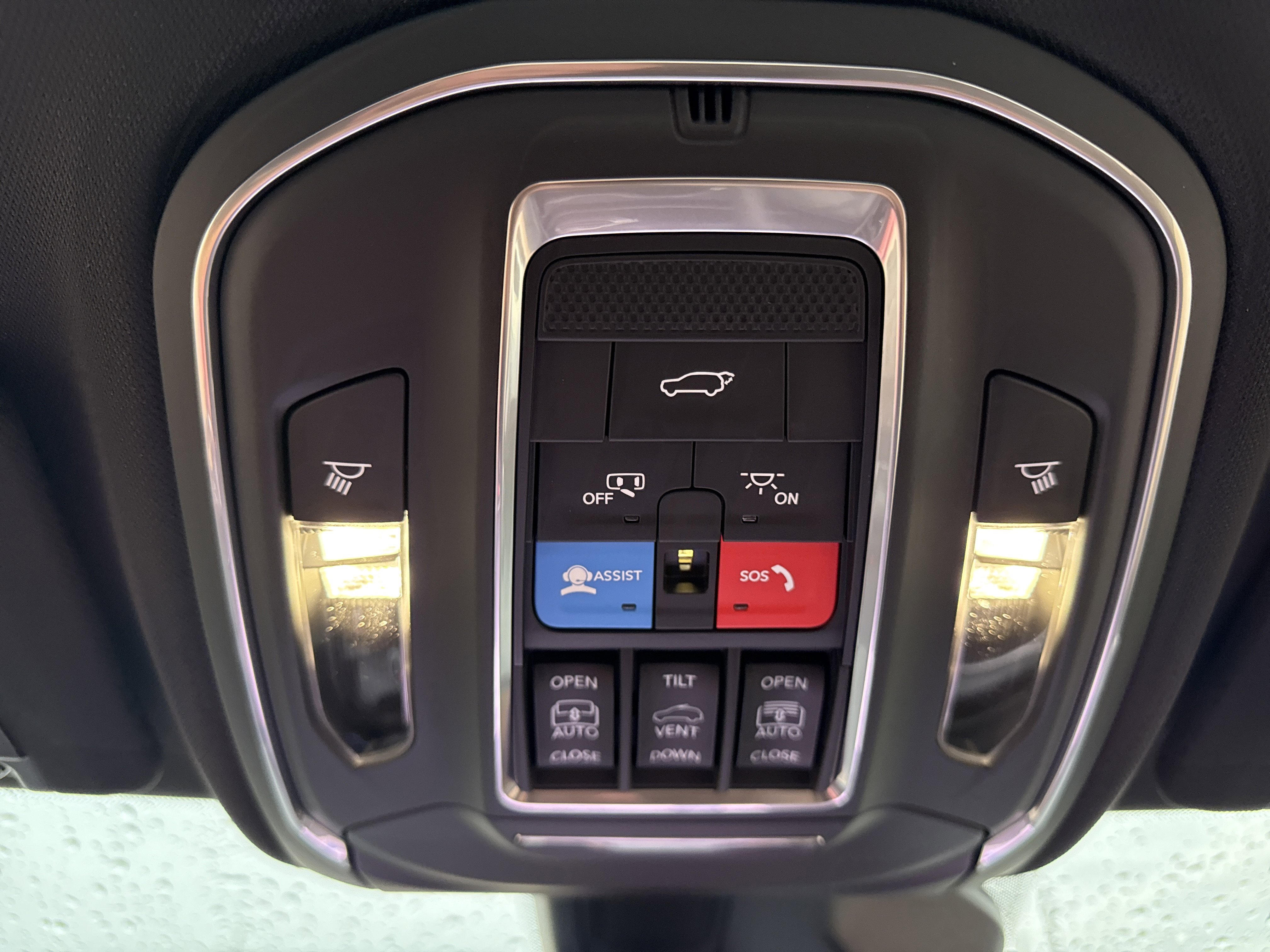 New 2025 Jeep Grand Cherokee Limited w/ Luxury Tech Group II image 22