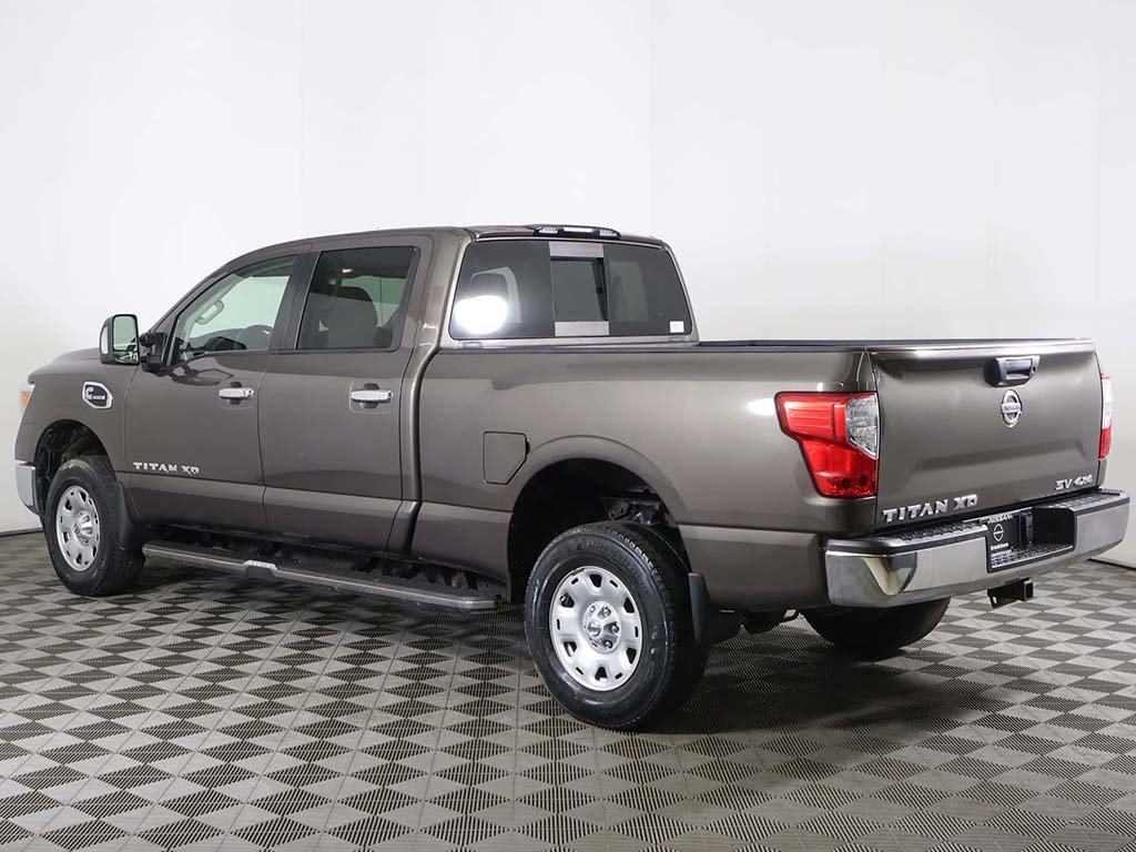 Used 2017 Nissan Titan SV image 6