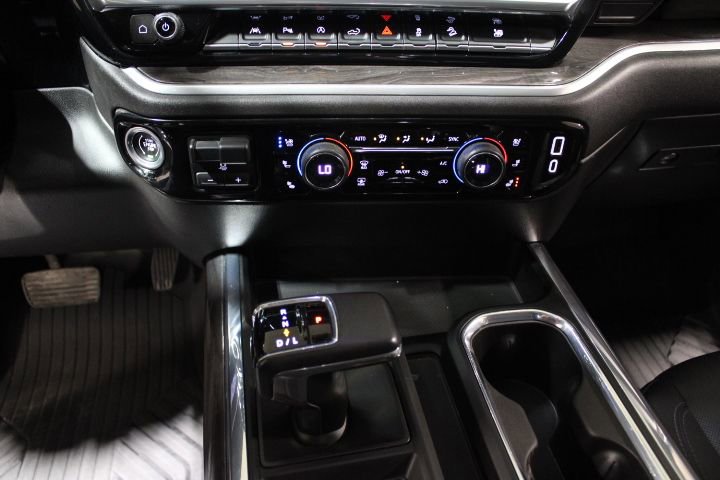 Used 2024 Chevrolet Silverado 1500 LTZ w/ LTZ Premium Package image 34