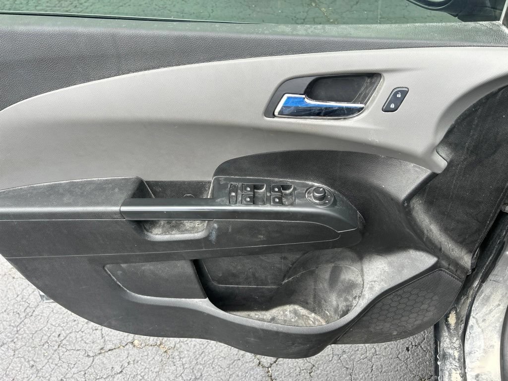 Used 2015 Chevrolet Sonic LT FWD image 11