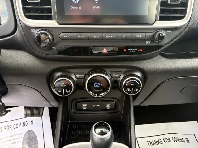 Used 2023 Hyundai Venue SEL FWD image 20