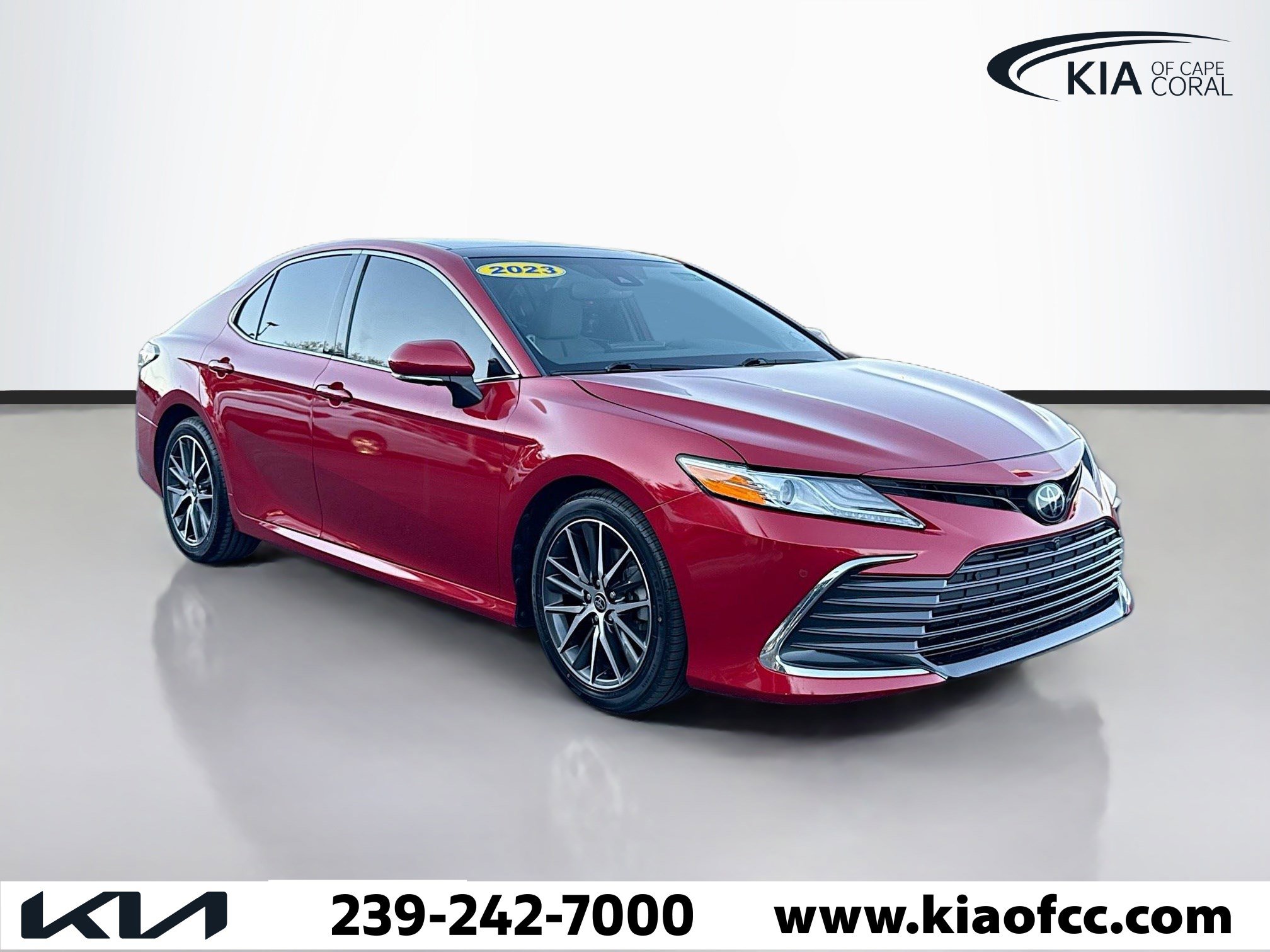 Used 2023 Toyota Camry XLE w/ Navigation Package image 7