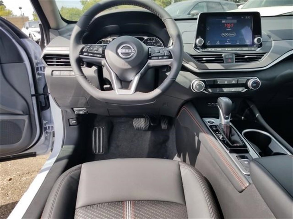 New 2025 Nissan Altima 2.5 SR image 11