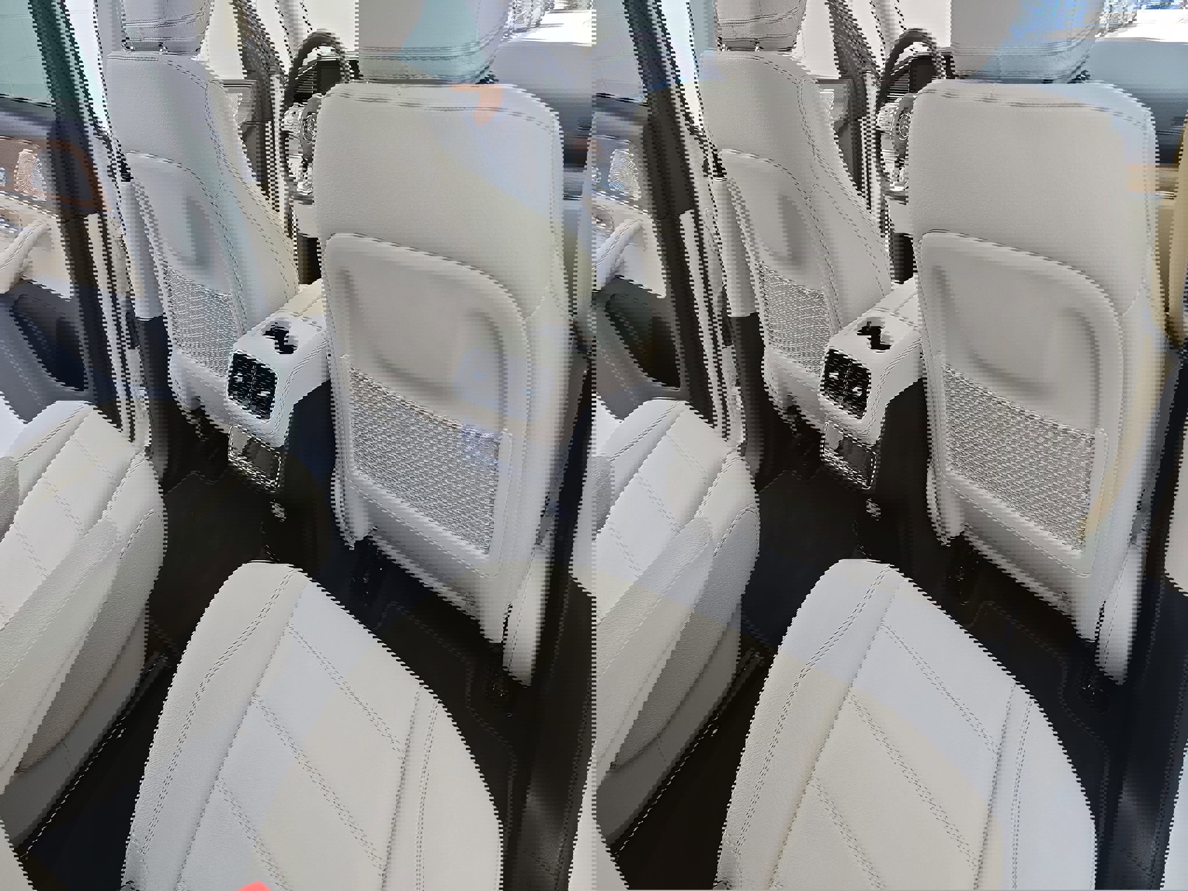 Used 2023 Mercedes-Benz GLS 580 4MATIC image 11