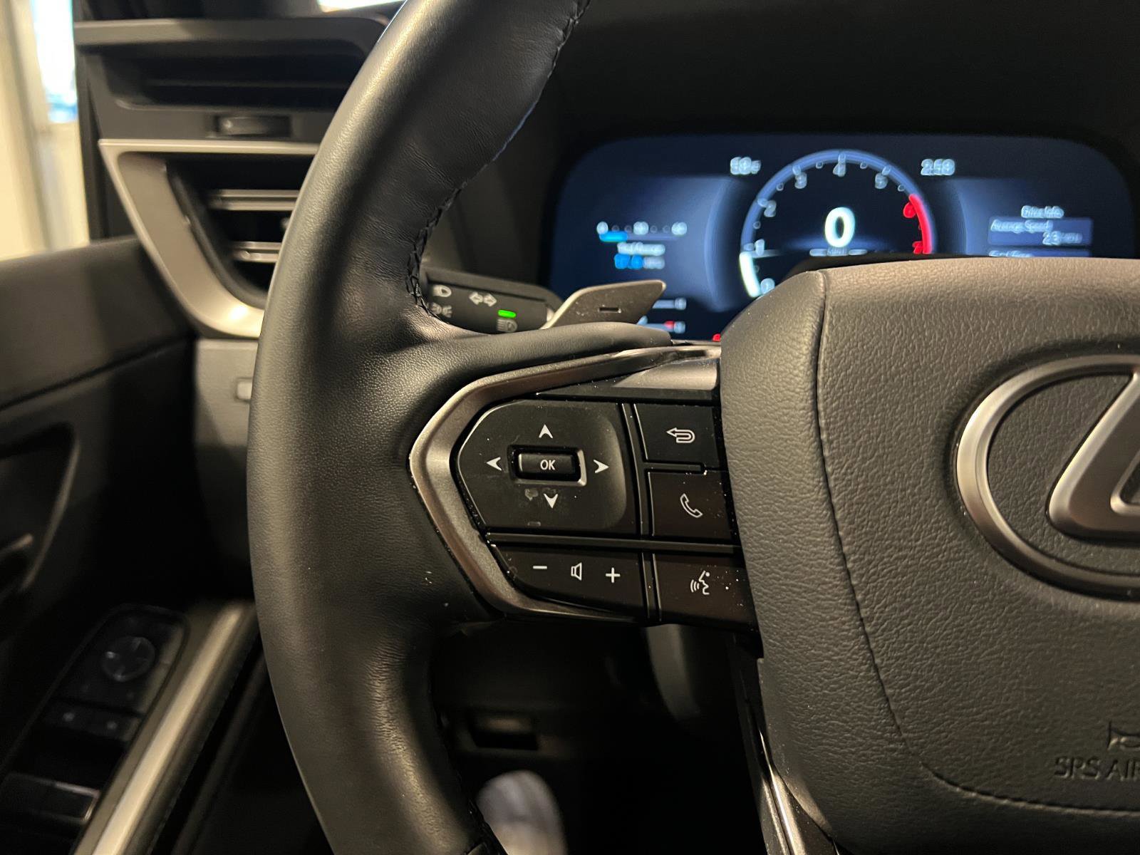 Used 2024 Lexus GX 550 w/ Accessory Package (31) image 13