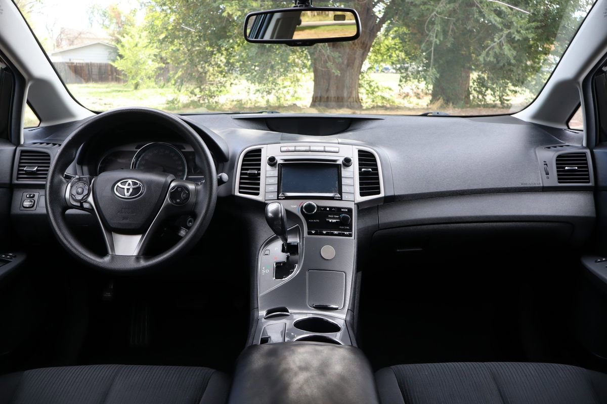 Used 2015 Toyota Venza LE image 16