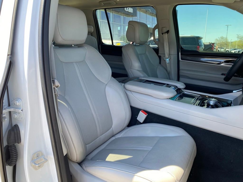 Used 2024 Jeep Wagoneer 4WD w/ Premium Group I image 31