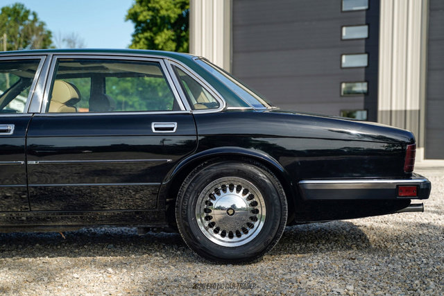 Used 1988 Jaguar XJ6 RWD image 3