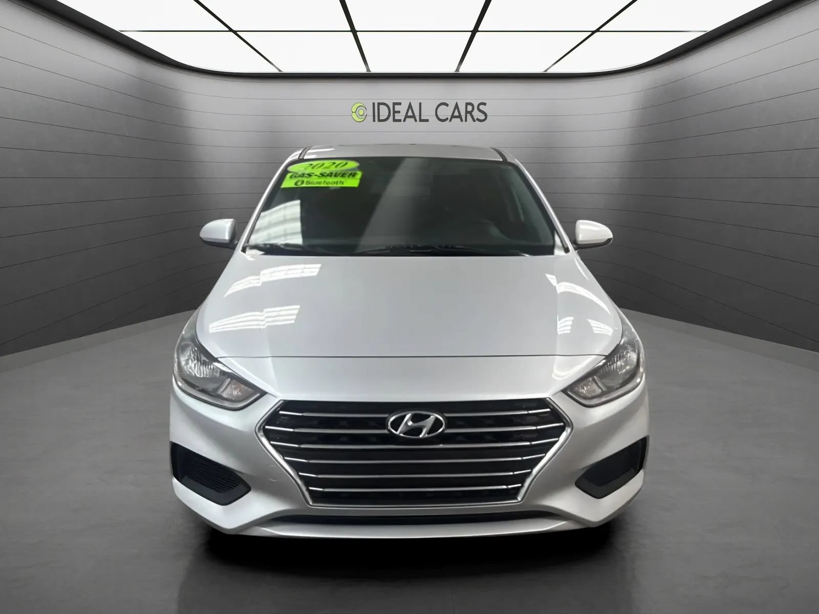 Used 2020 Hyundai Accent SE w/ Cargo Package FWD image 2