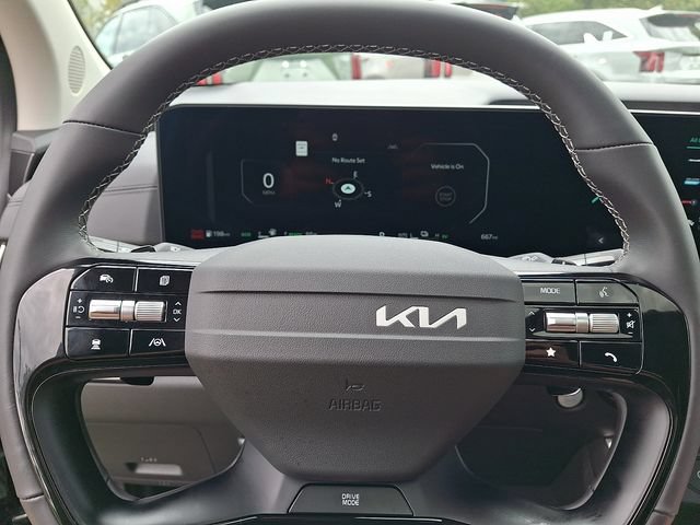 Certified 2027 Kia Carnival SX w/ Dark Edition Package FWD image 18