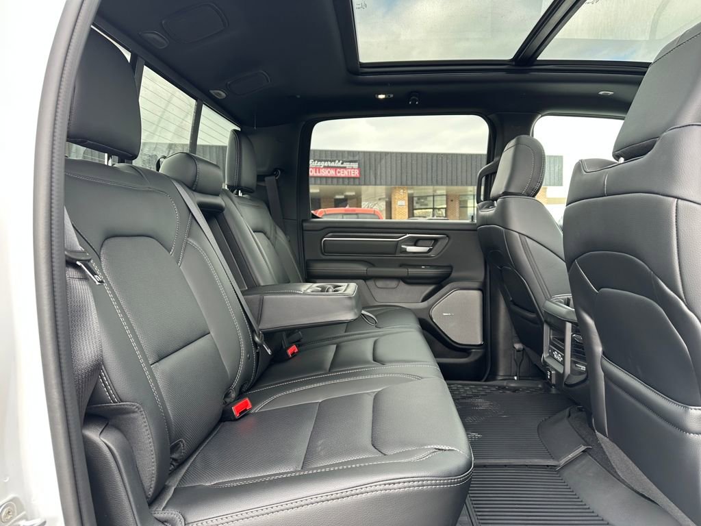 New 2026 RAM 1500 Laramie AWD/4WD image 16