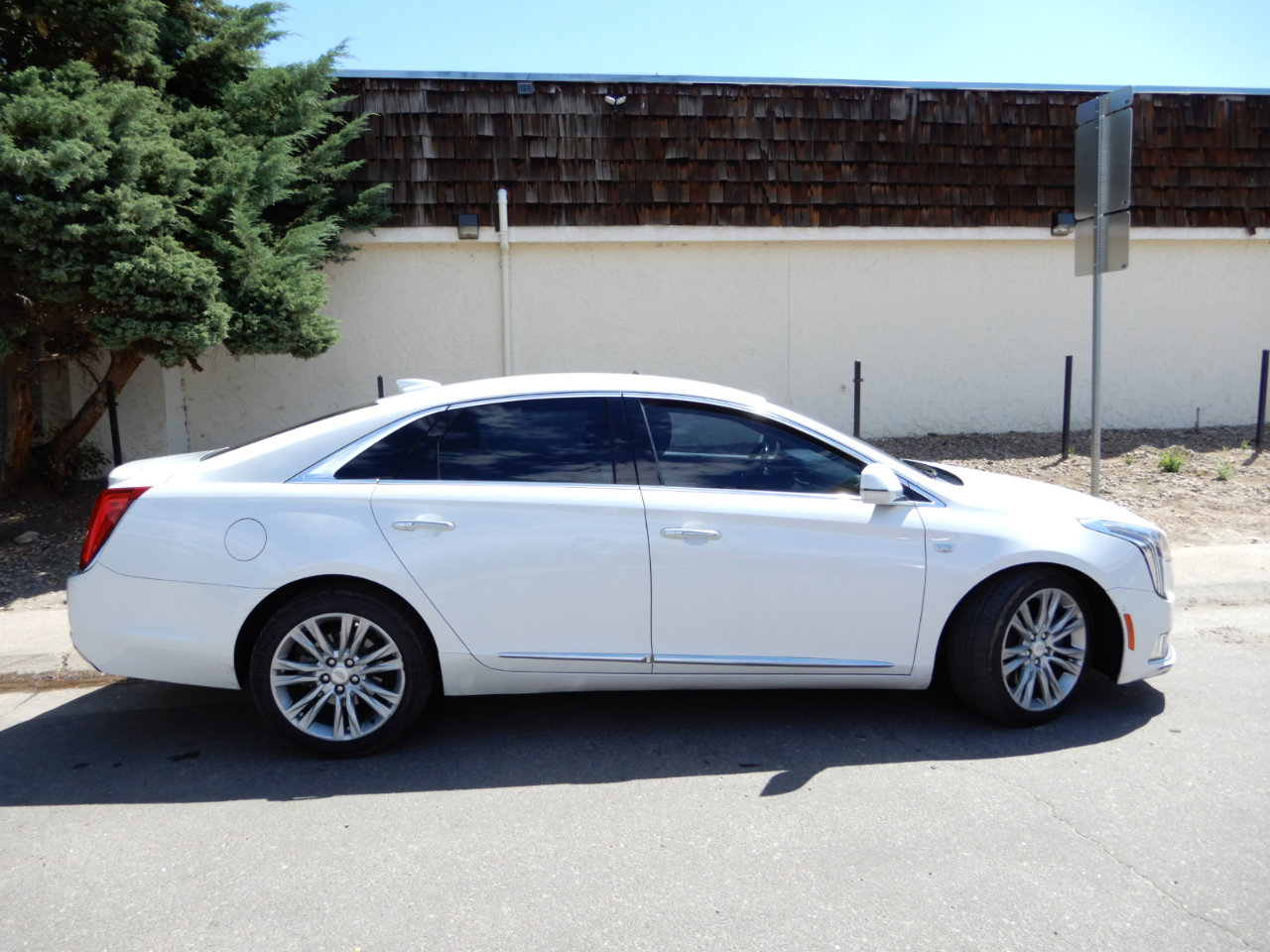 Used 2019 Cadillac XTS Luxury image 4