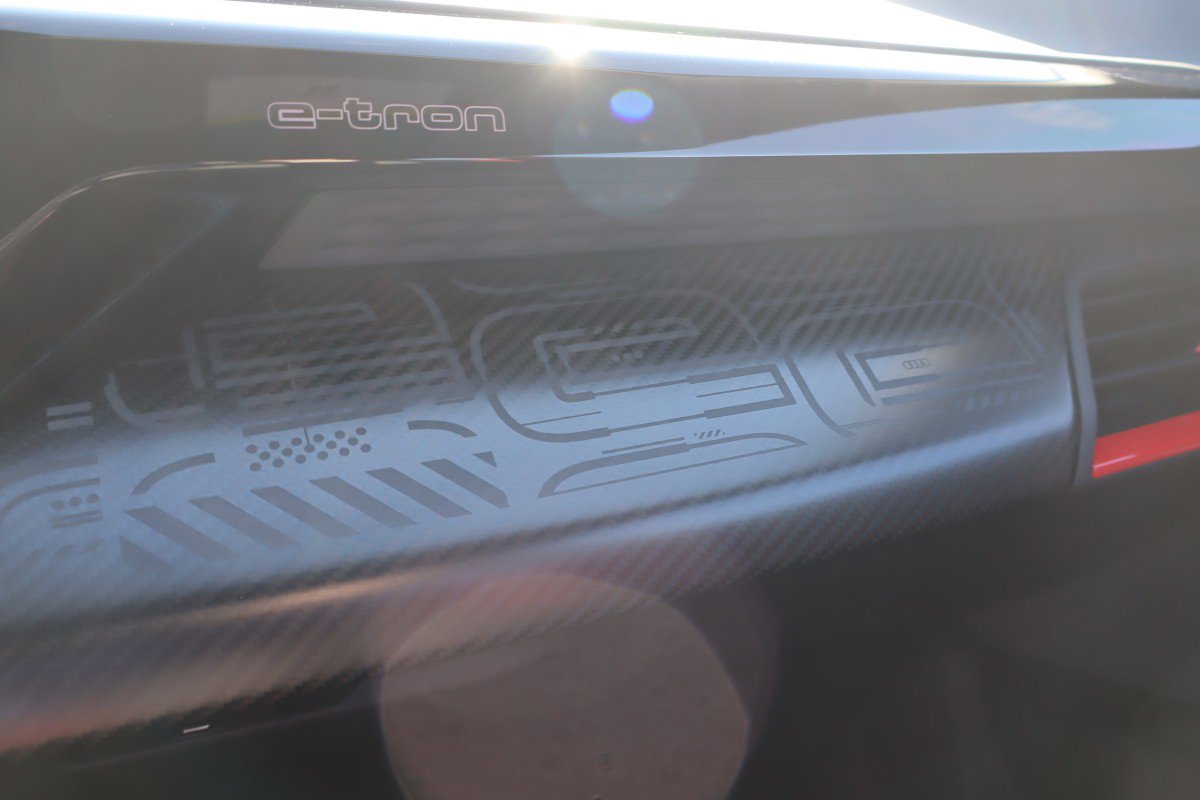 Used 2023 Audi RS e-tron GT image 14