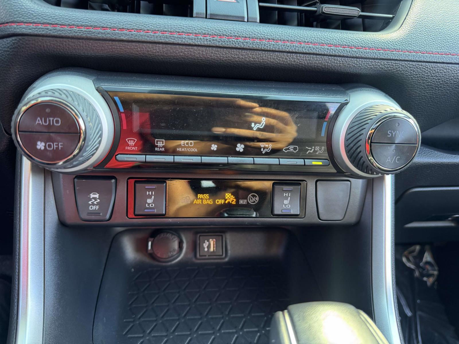 Certified 2023 Toyota RAV4 SE image 30