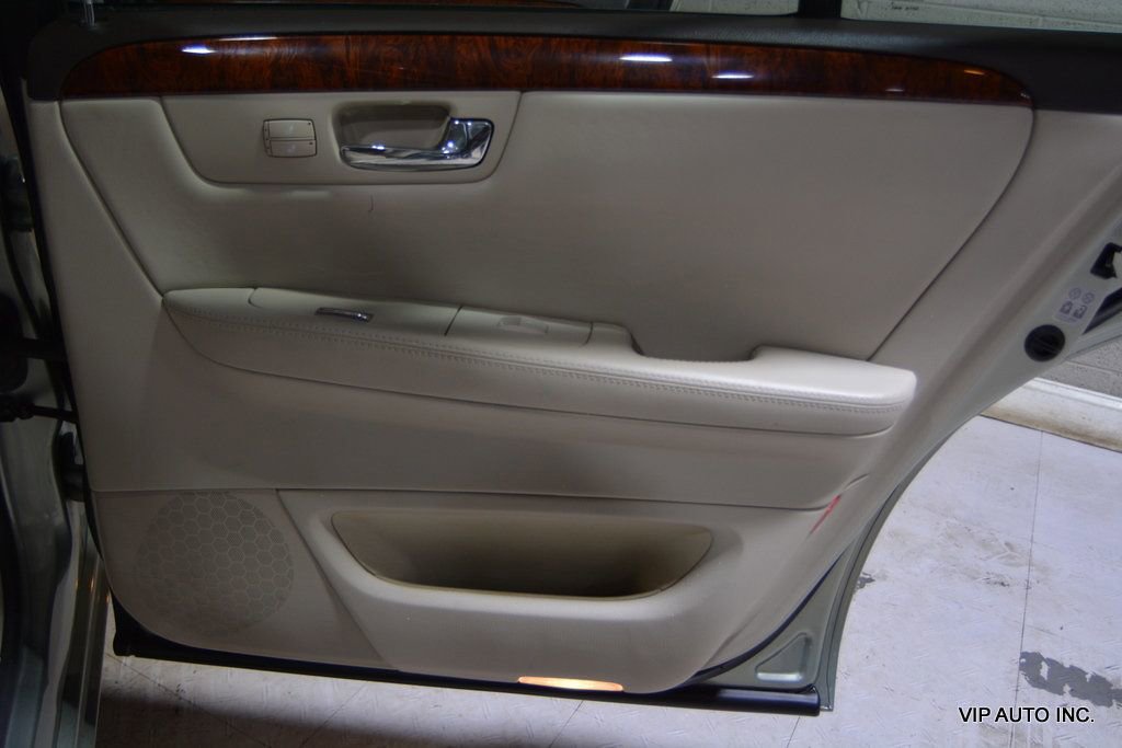 Used 2007 Cadillac DTS Luxury I w/ Trunk Convenience Package image 8