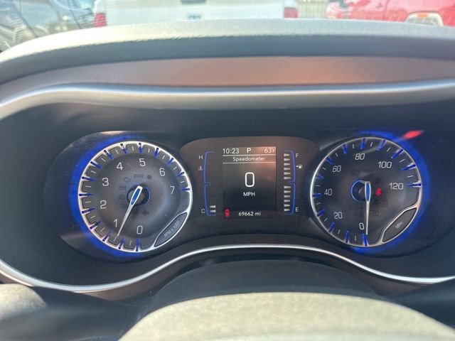 Used 2022 Chrysler Voyager LX FWD image 15
