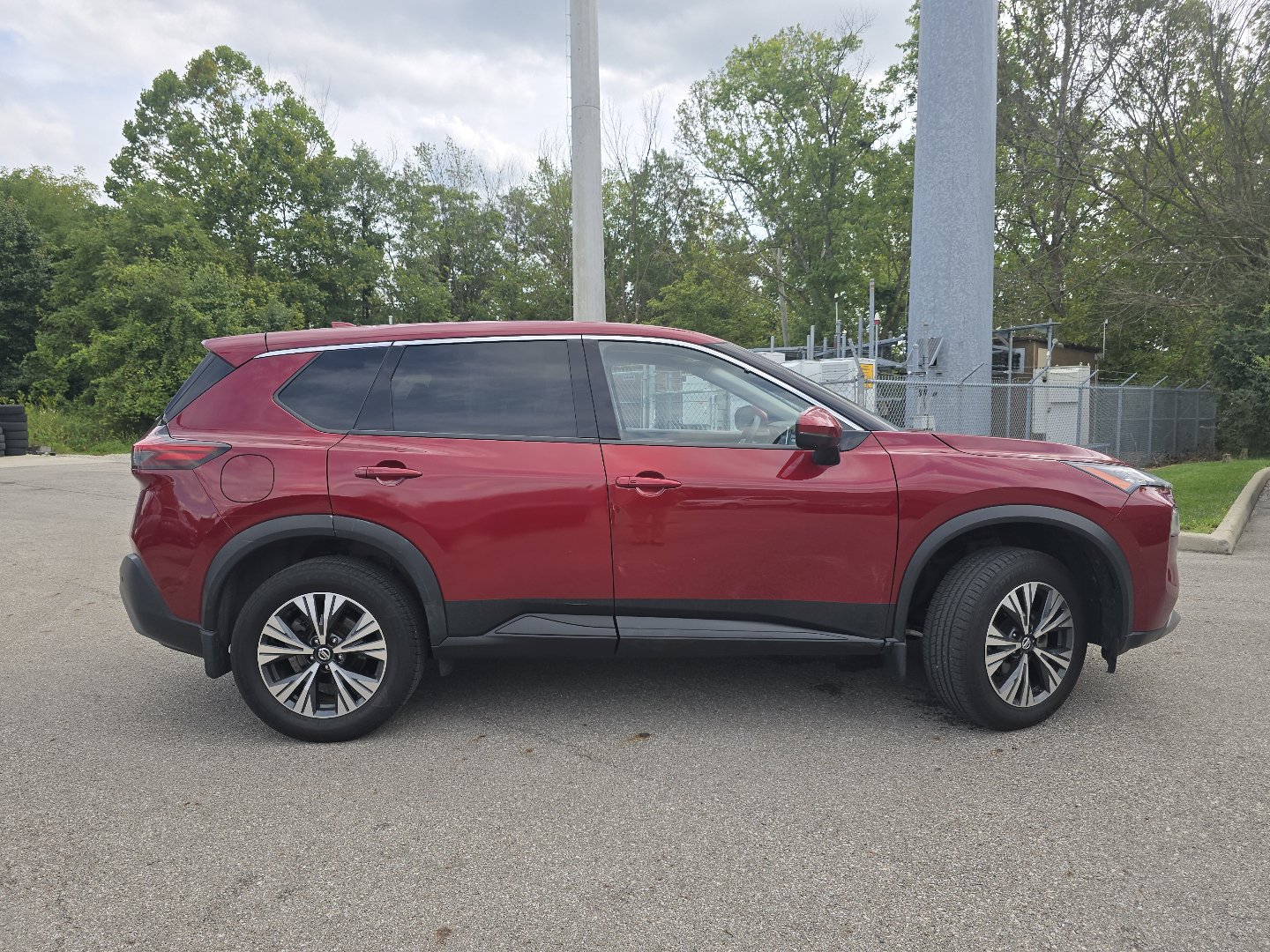 Used 2021 Nissan Rogue SV FWD image 16