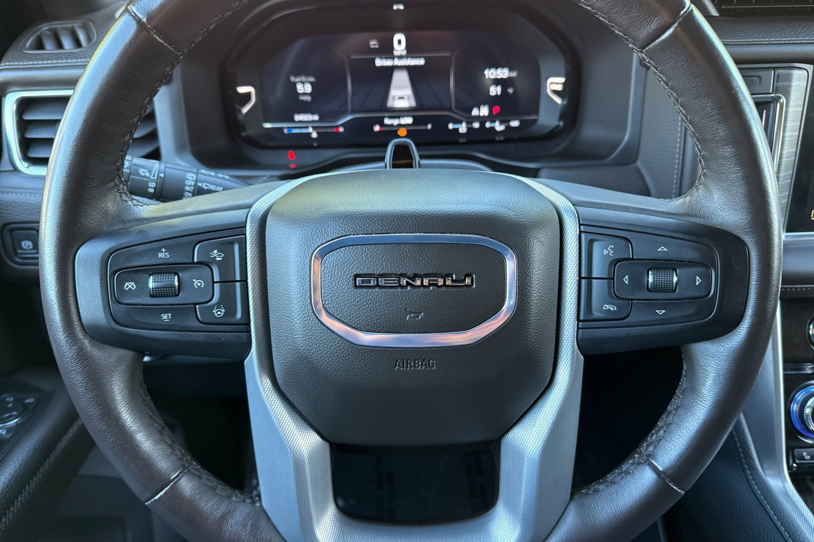 Used 2024 GMC Yukon XL Denali w/ Denali Reserve Package image 31