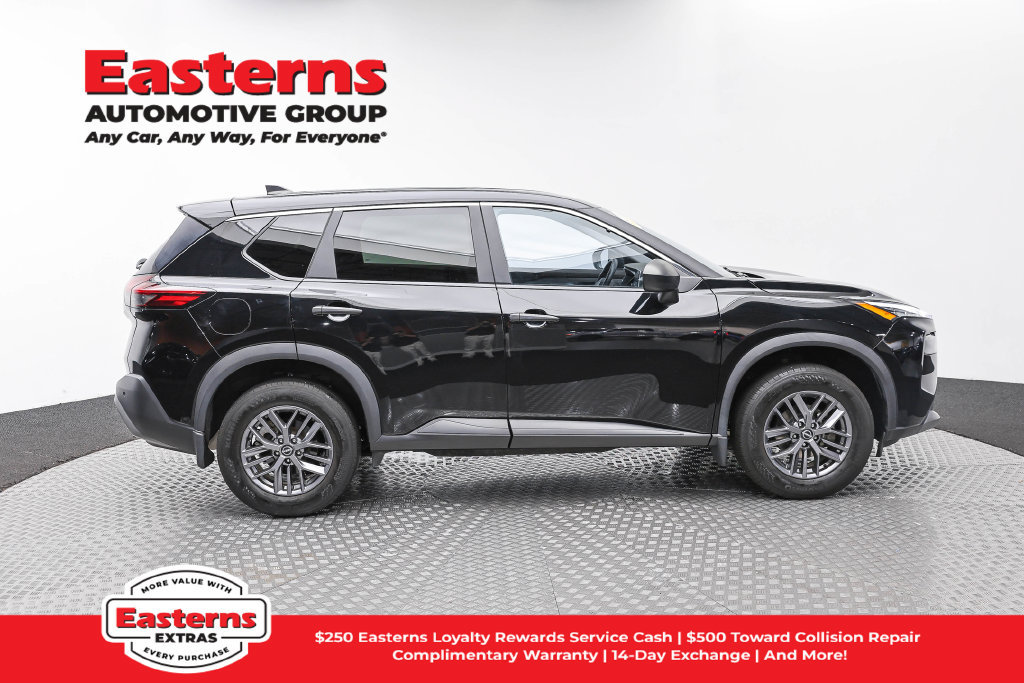 Used 2023 Nissan Rogue S AWD/4WD image 5