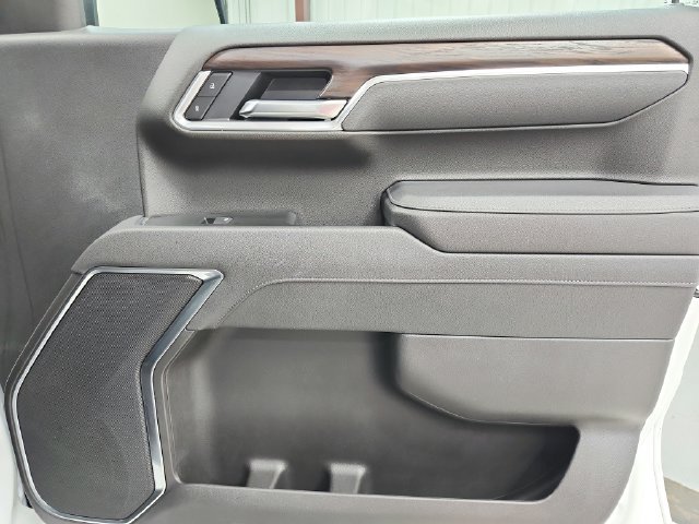 Used 2026 GMC Sierra 1500 SLT AWD/4WD image 40
