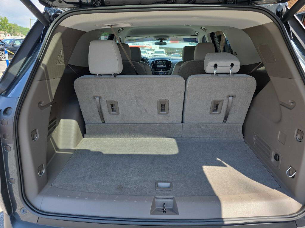 Used 2019 Chevrolet Traverse LT image 17