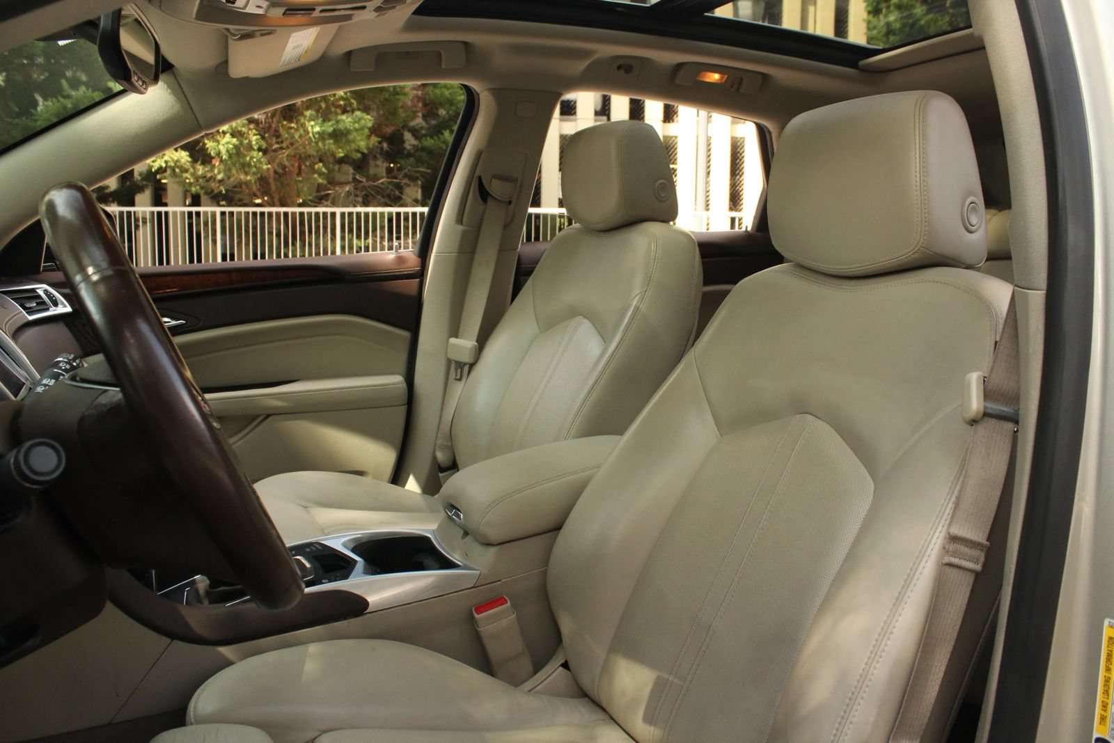 Used 2015 Cadillac SRX Luxury w/ Driver Awareness Package AWD/4WD image 16
