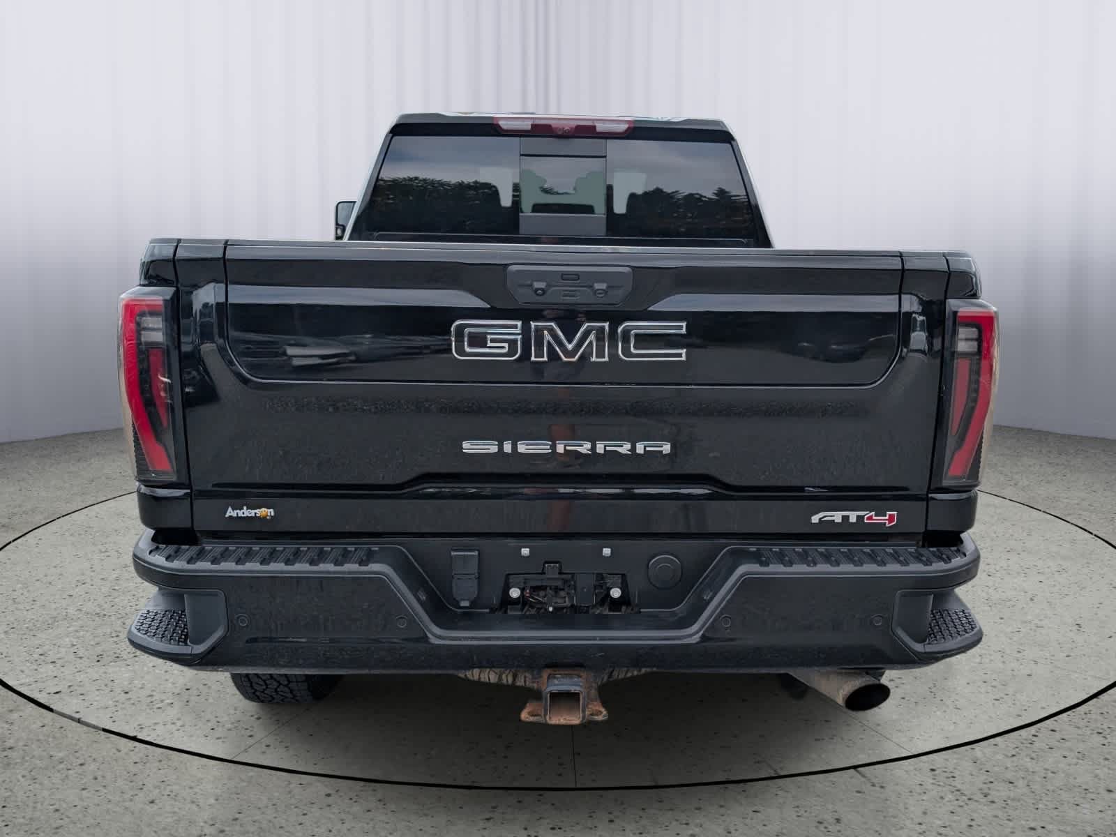 Used 2024 GMC Sierra 2500 AT4 w/ Technology Package AWD/4WD image 4
