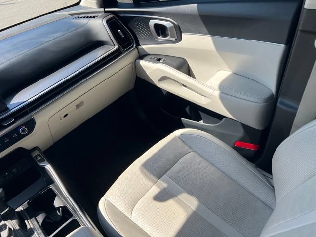 Certified 2025 Kia Sorento S w/ Panoramic Sunroof Package FWD image 13