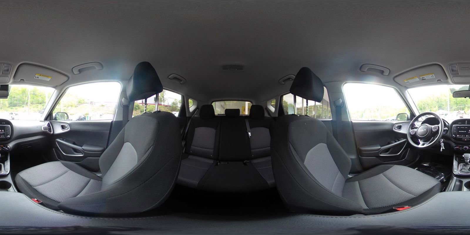 Used 2025 Kia Soul LX w/ LX Technology Package FWD image 40