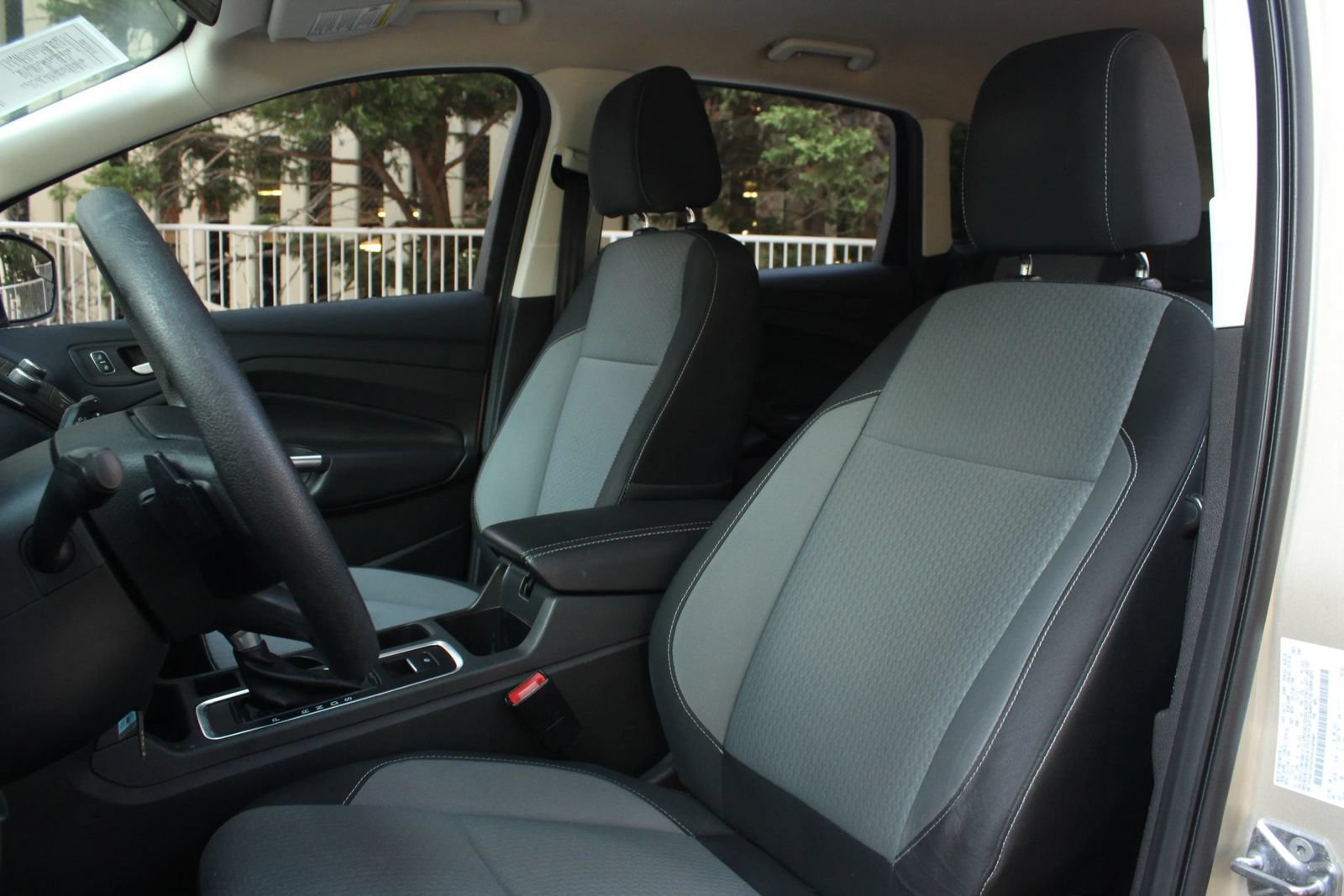 Used 2017 Ford Escape SE w/ SE Cold Weather Package FWD image 16