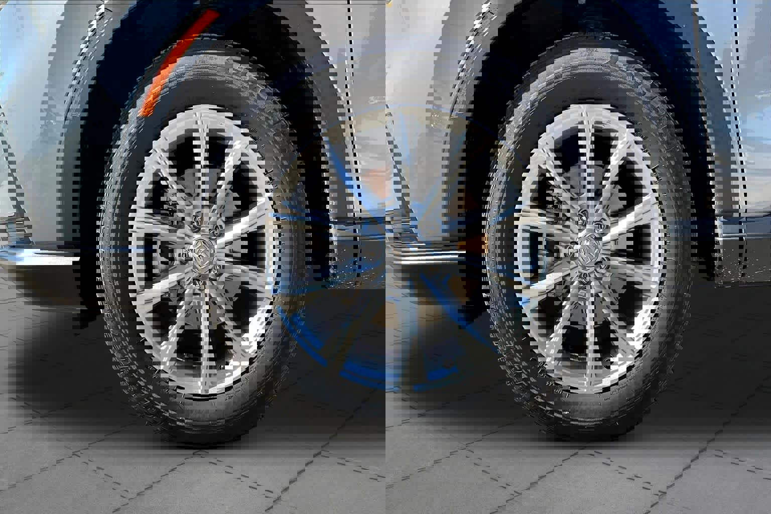 Used 2025 Honda CR-V EX image 11