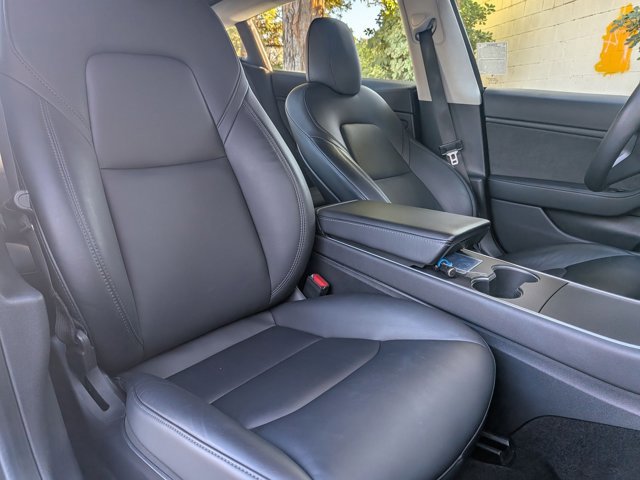 Used 2020 Tesla Model 3 Performance image 22