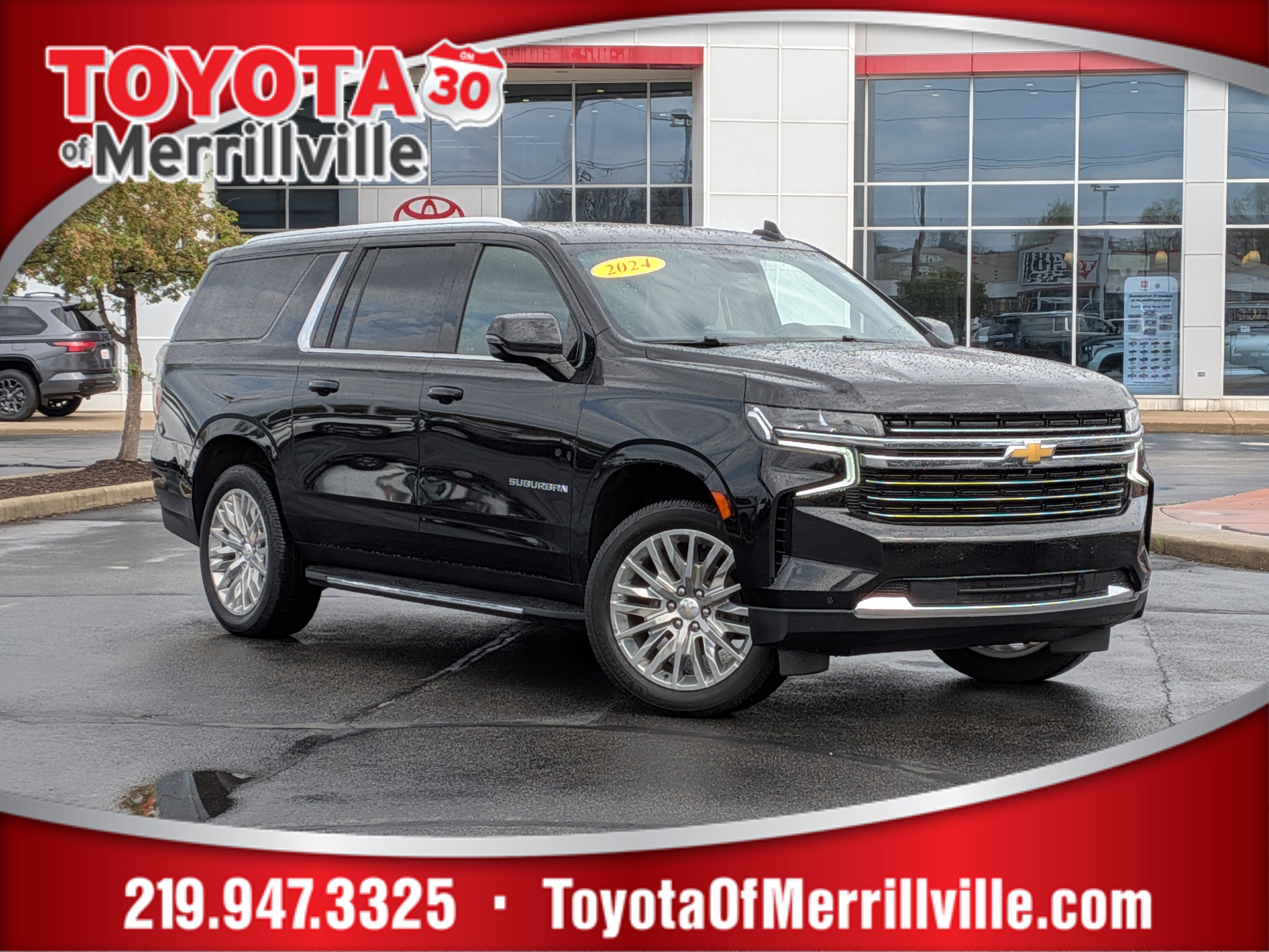 Used 2024 Chevrolet Suburban LT w/ Luxury Package image 1