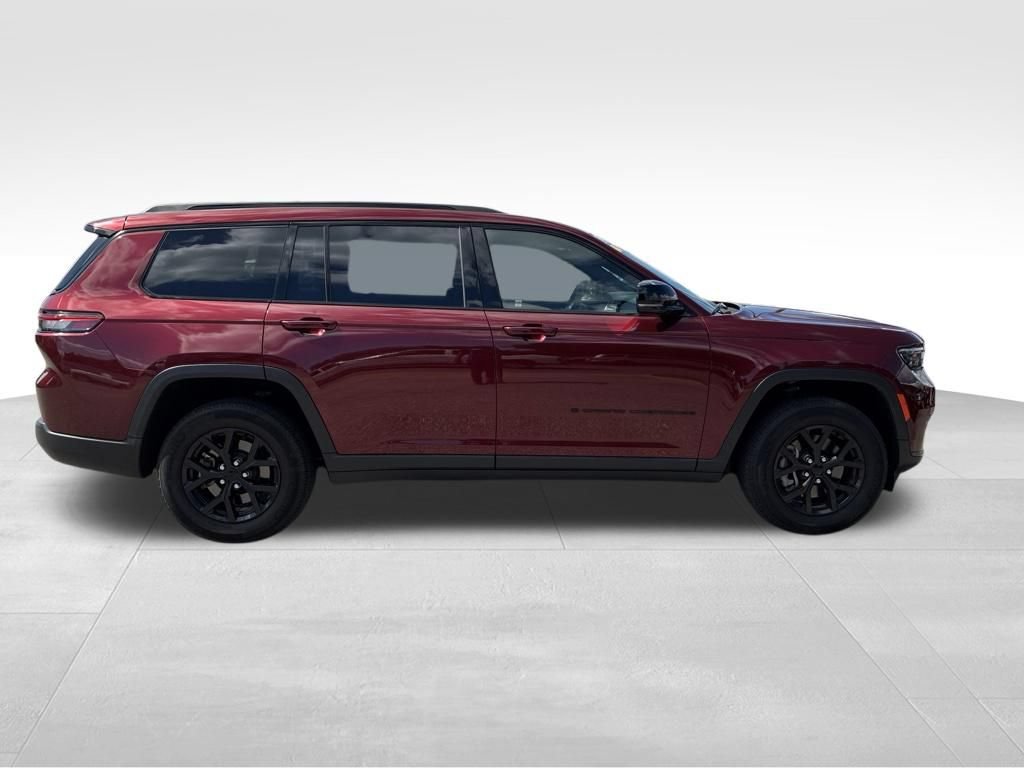Used 2024 Jeep Grand Cherokee L Laredo AWD/4WD image 7