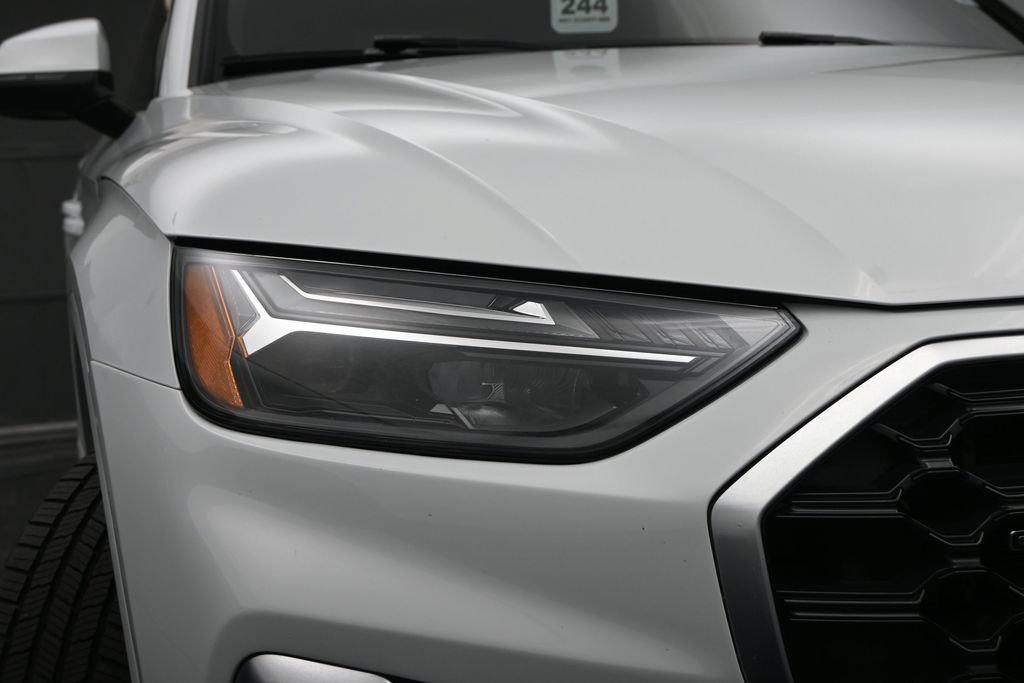 Used 2021 Audi Q5 e Premium Plus AWD/4WD image 4
