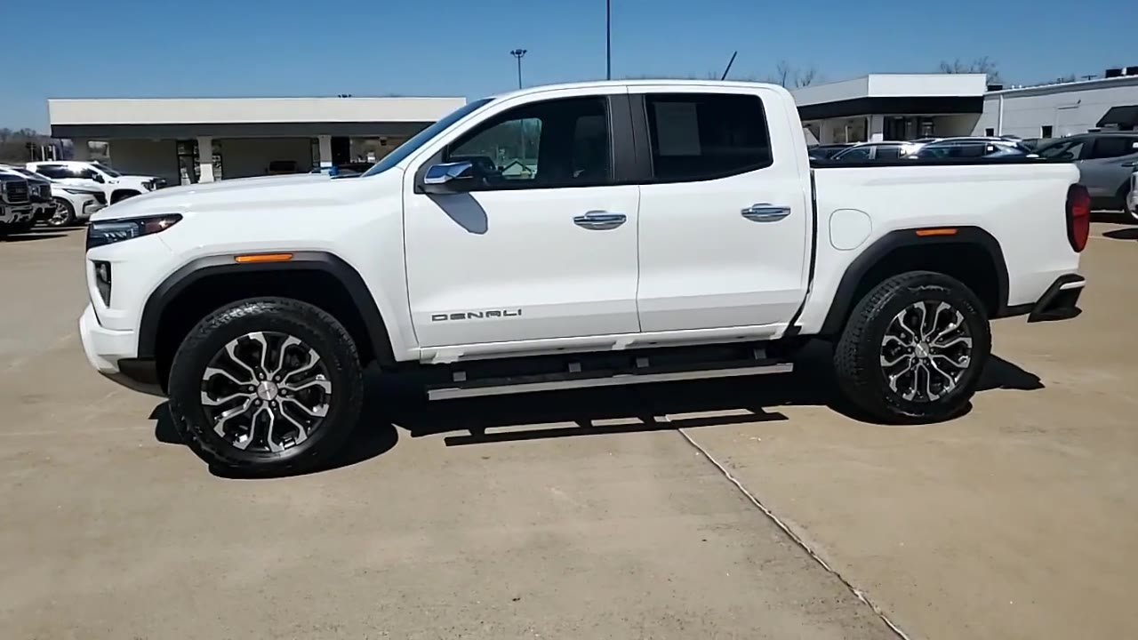 Used 2025 GMC Canyon Denali AWD/4WD image 5