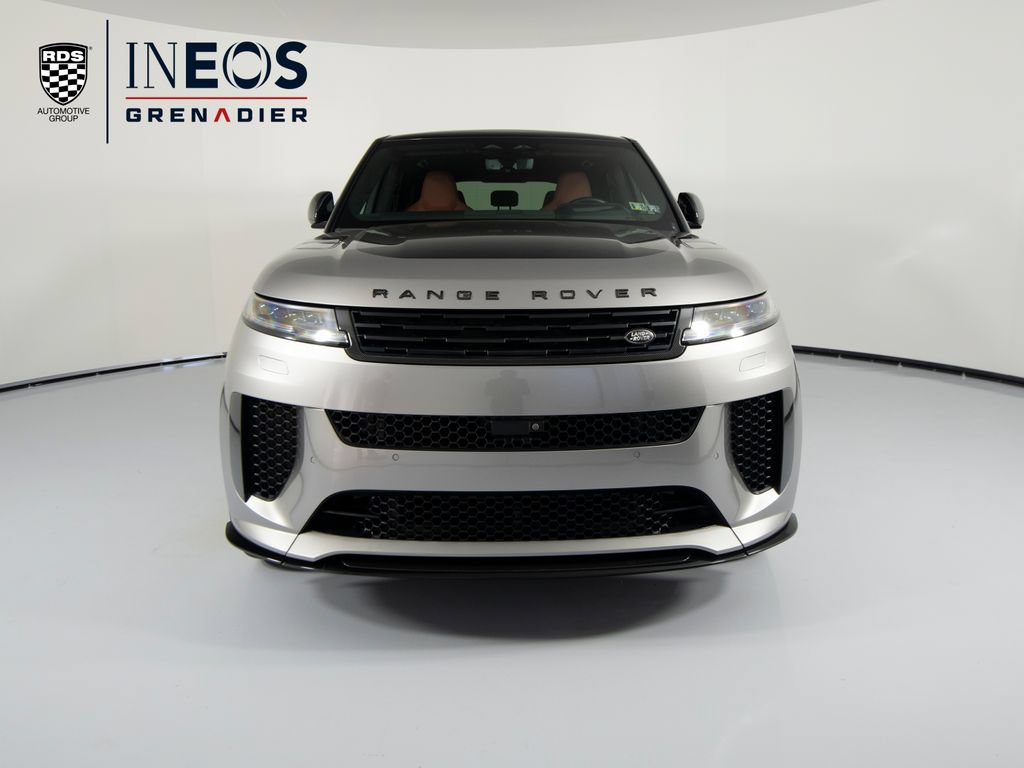 Used 2024 Land Rover Range Rover Sport AWD/4WD image 2