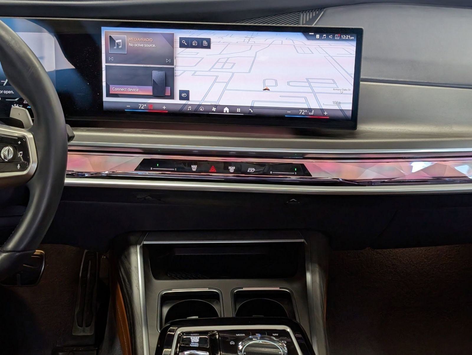 Used 2023 BMW 760i xDrive image 26