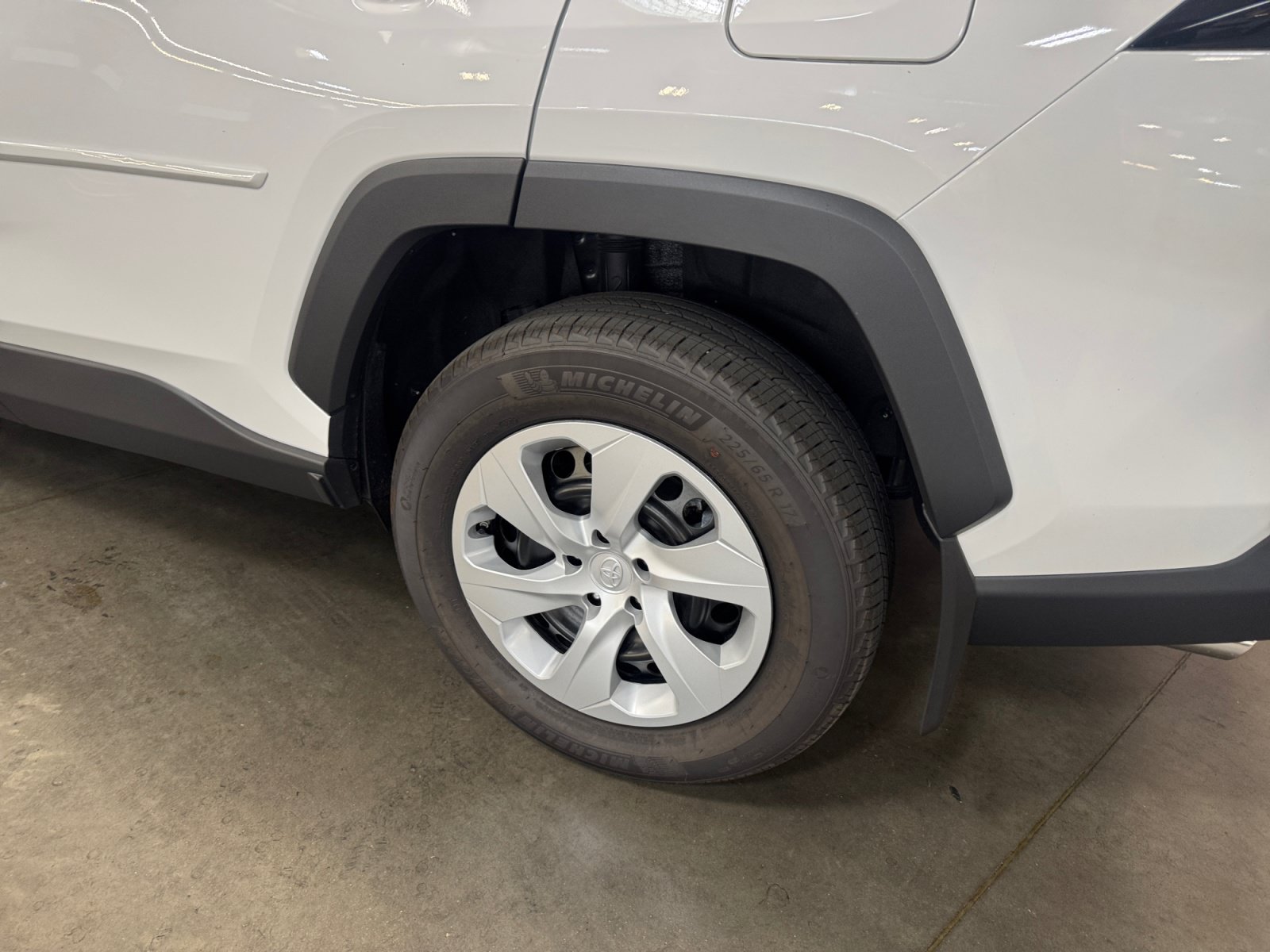 Certified 2025 Toyota RAV4 LE AWD/4WD image 24