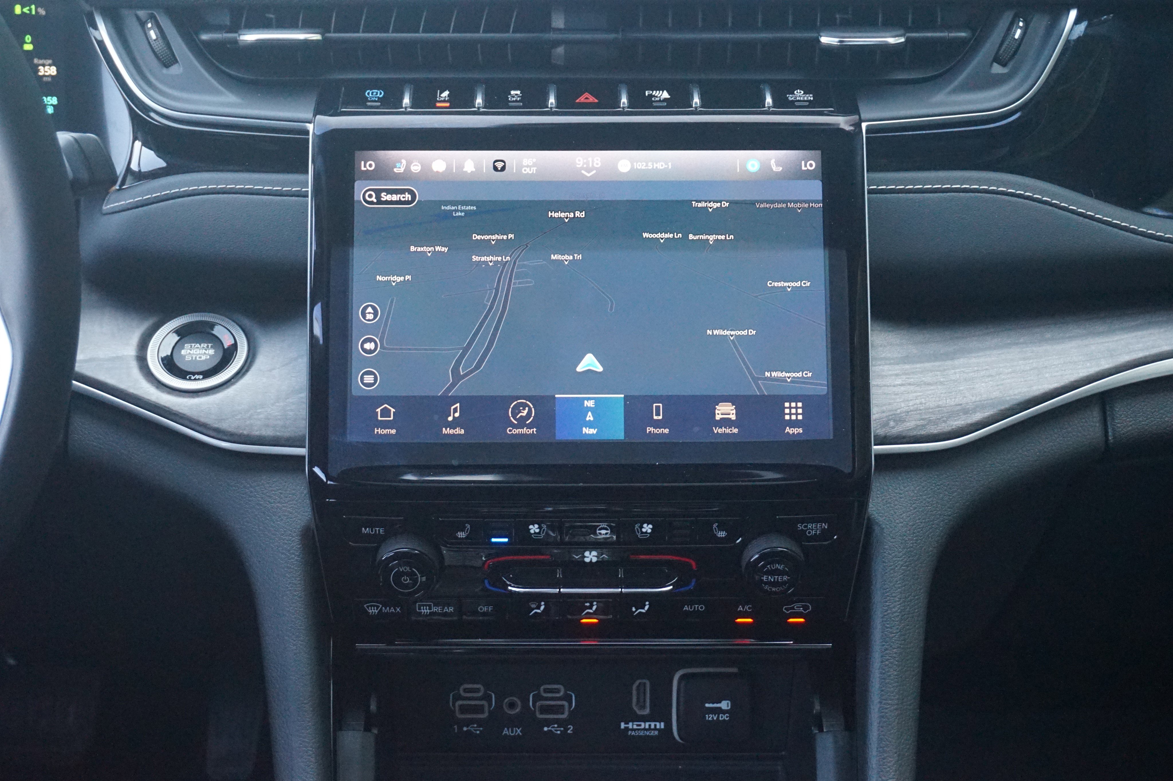 Used 2023 Jeep Grand Cherokee 4WD 4xe w/ Luxury Tech Group II image 28