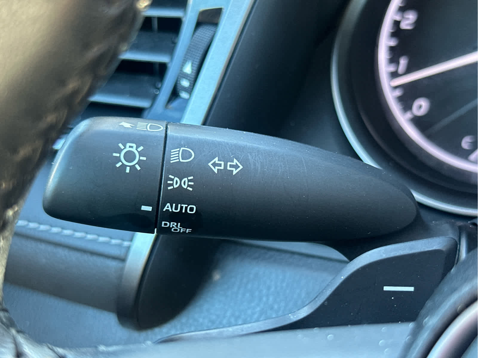 Used 2024 Toyota Camry SE image 25