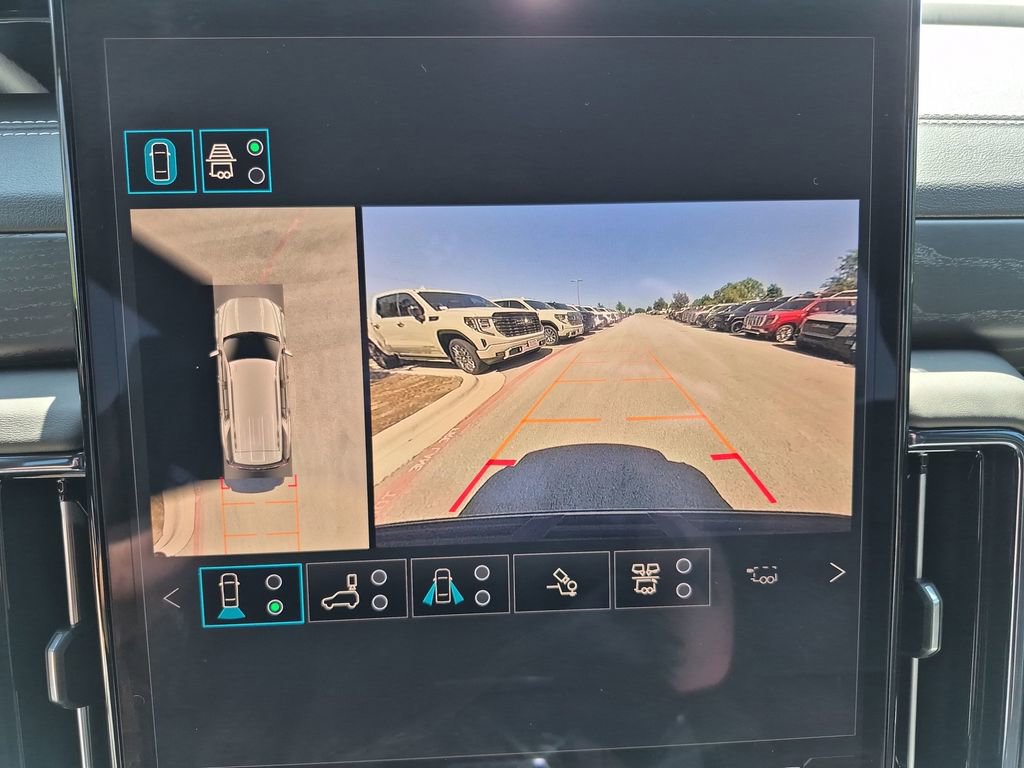 New 2026 GMC Yukon AT4 Ultimate w/ LPO, Floor Liner Package AWD/4WD image 31