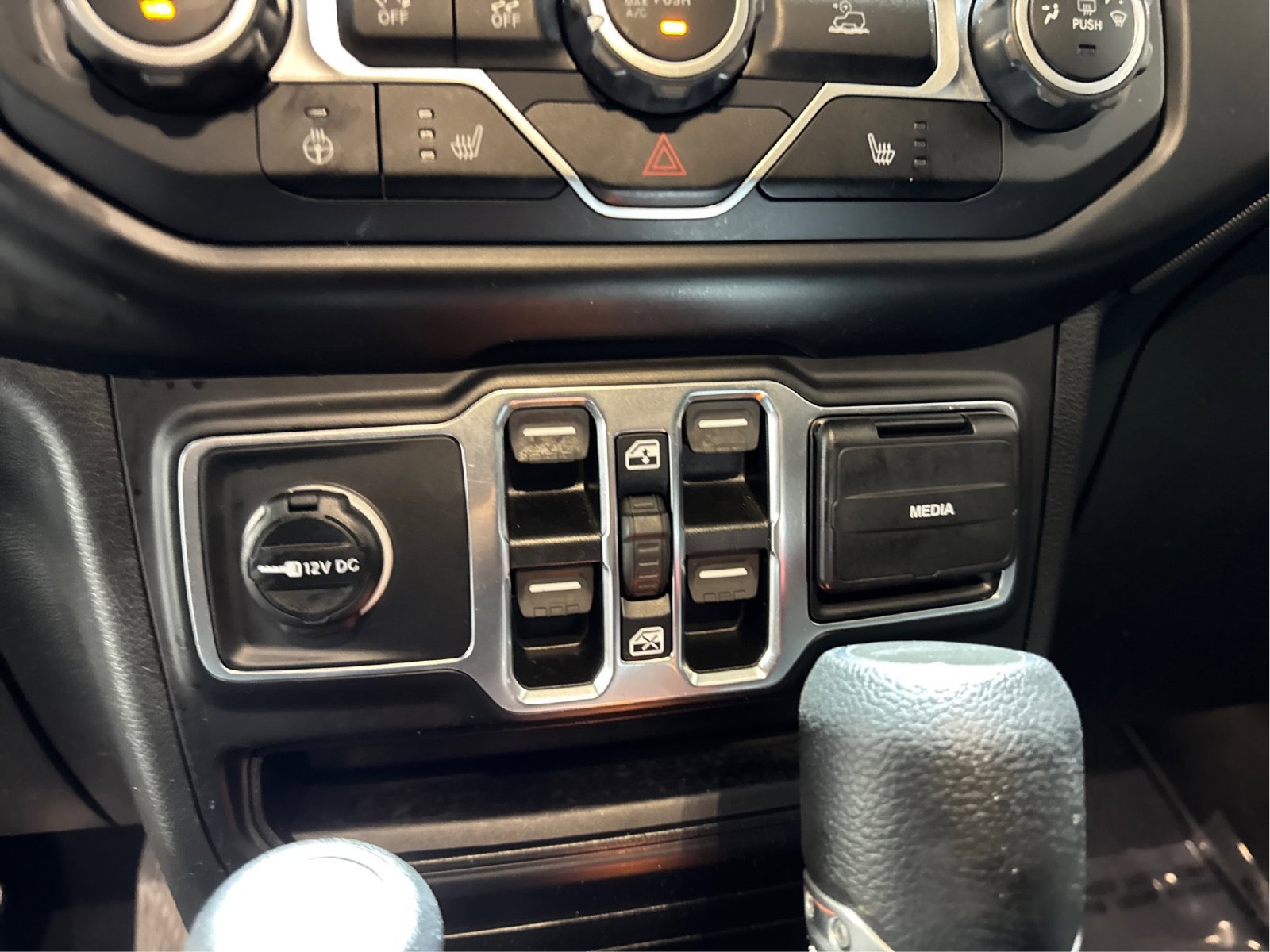 Used 2021 Jeep Gladiator Sport AWD/4WD image 33