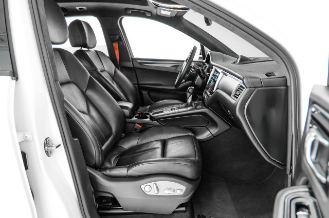 Used 2016 Porsche Macan Turbo w/ Premium Package Plus image 33