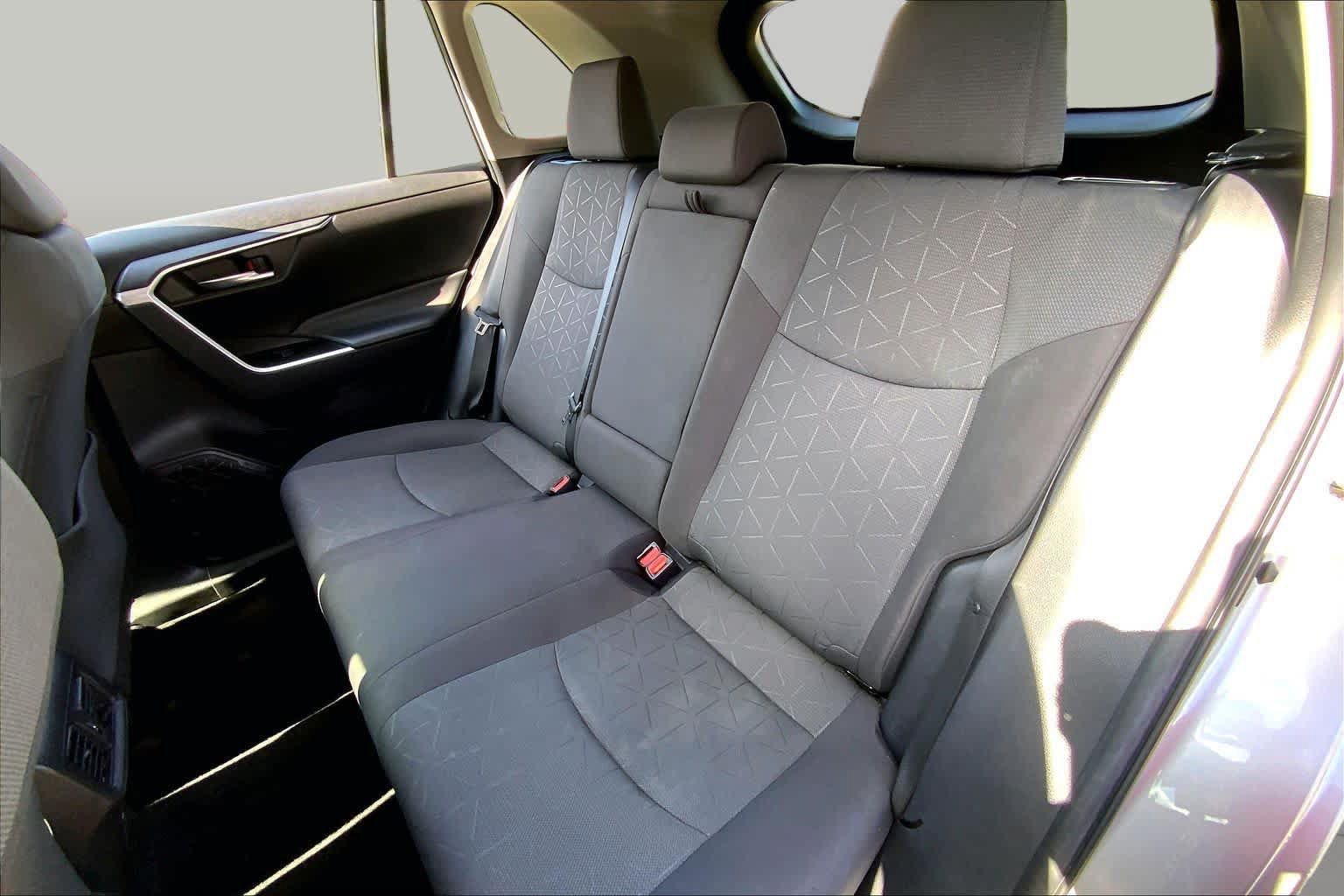 Used 2023 Toyota RAV4 XLE FWD image 39