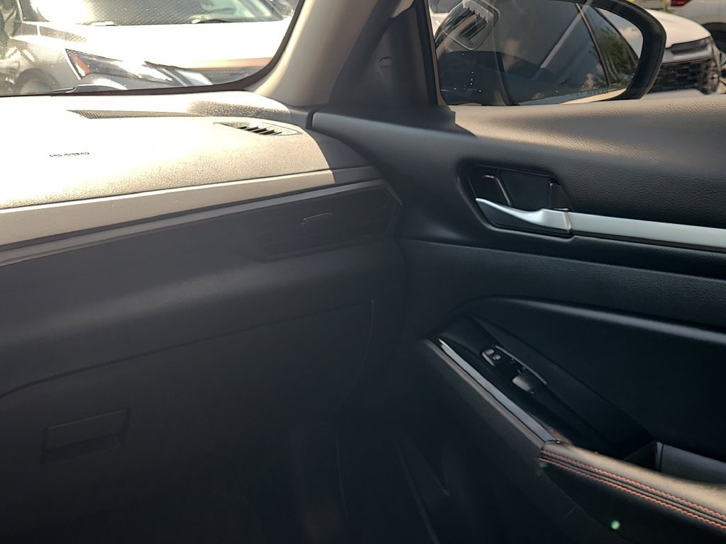 Used 2025 Nissan Altima 2.5 SR FWD image 18
