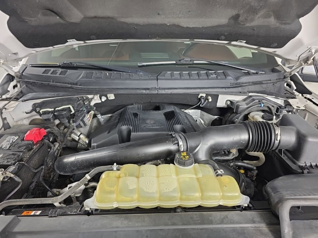 Used 2019 Ford F150 Platinum w/ Max Trailer Tow Package image 9